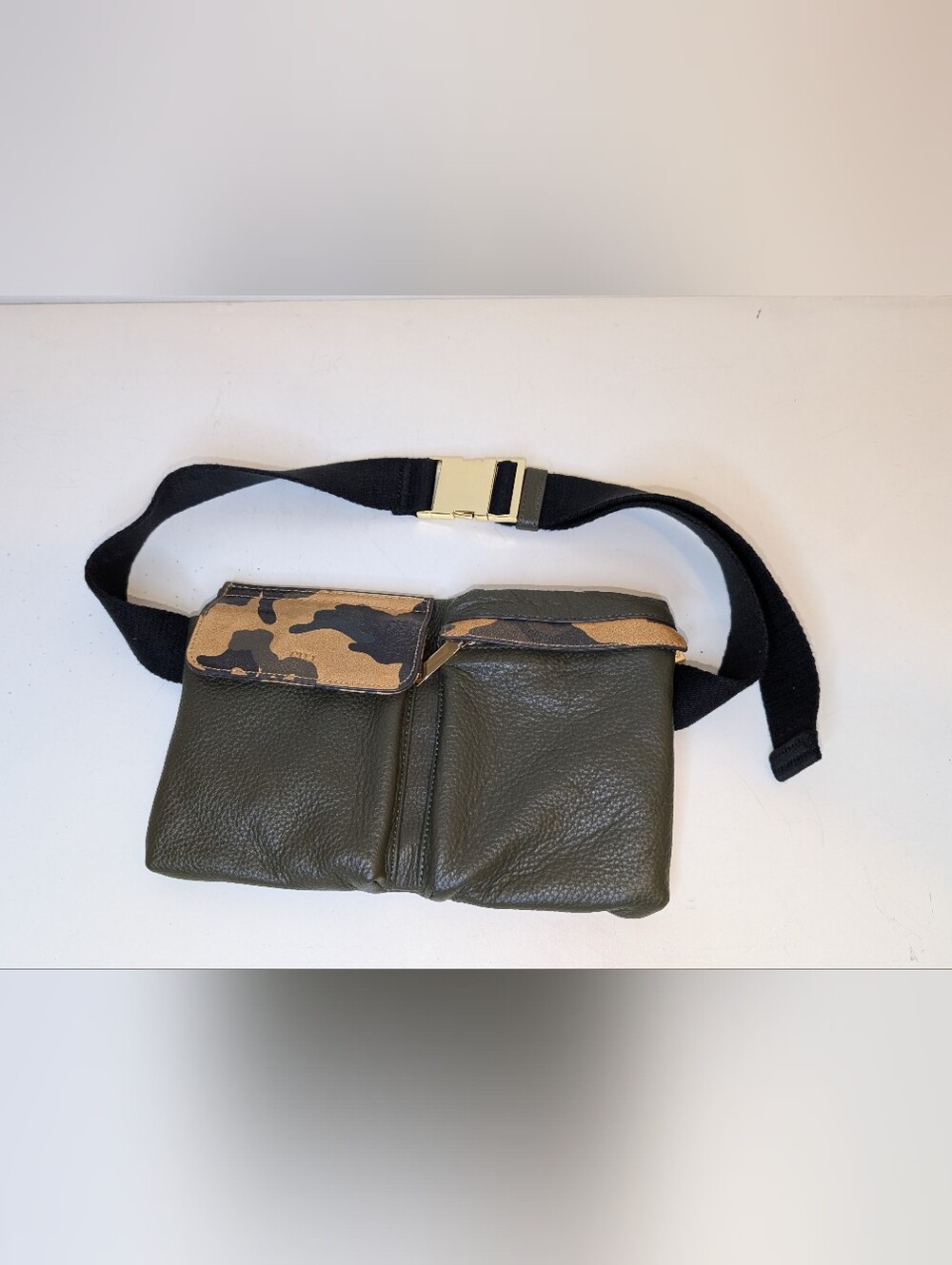 G.I.L.I. Women's Green Genuine Leather Fanny Pack